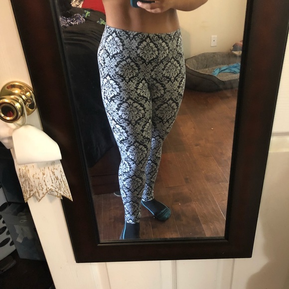 Patterned Leggings - Picture 3 of 4